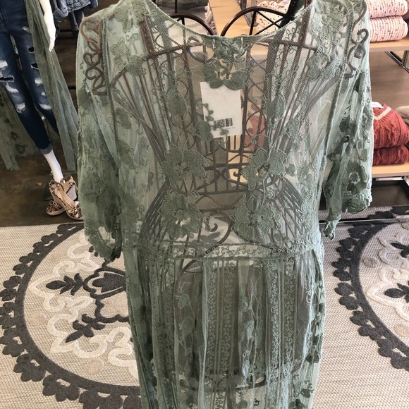 Sage Lace Kimono - Picture 2 of 2